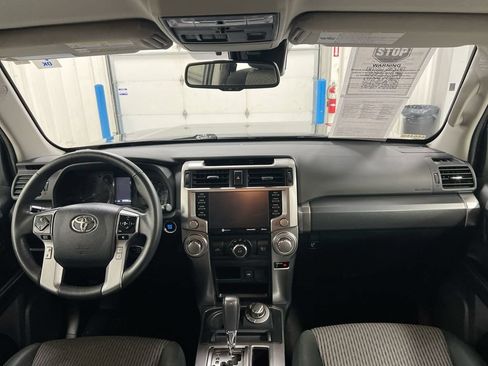 Used 2023 Toyota 4Runner SR5 AWD/4WD image 10