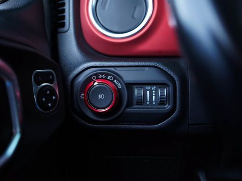 Used 2021 Jeep Wrangler Unlimited Rubicon AWD/4WD image 44
