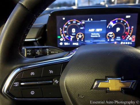 Used 2025 Chevrolet Suburban Premier w/ Sun And Tow Package image 21