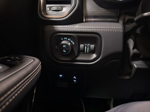 Used 2022 RAM 1500 Limited image 21