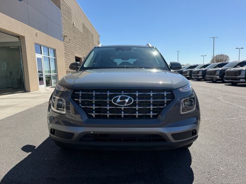 Certified 2025 Hyundai Venue SEL image 23