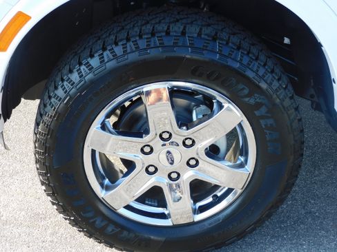 New 2025 Ford Ranger Lariat w/ Chrome Accent Package image 9