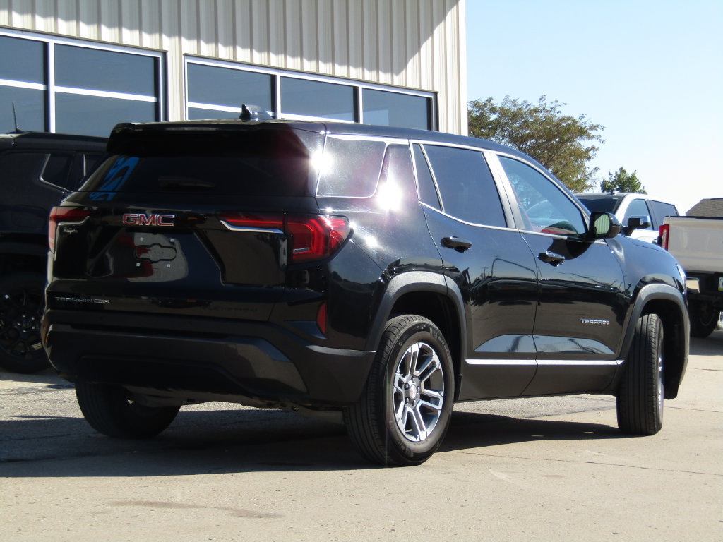 Used 2026 GMC Terrain Elevation AWD/4WD image 3