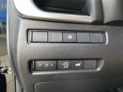 Used 2024 Nissan Rogue SV image 43