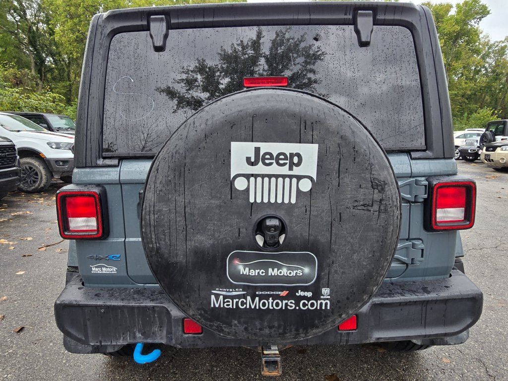 Used 2024 Jeep Wrangler Unlimited w/ Convenience Group AWD/4WD image 6