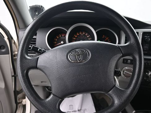 Used 2006 Toyota 4Runner SR5 AWD/4WD image 19