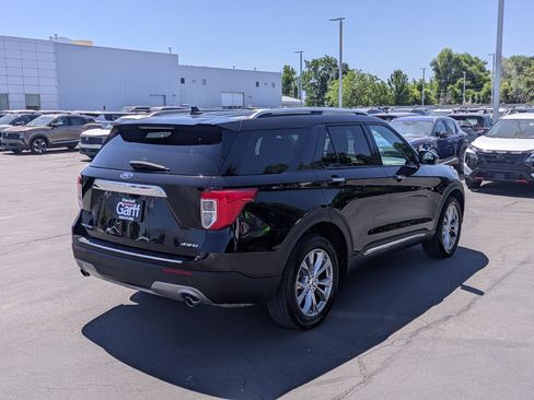 Used 2022 Ford Explorer Limited w/ Equipment Group 301A AWD/4WD image 3