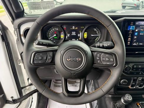 Used 2024 Jeep Wrangler Unlimited w/ Convenience Group AWD/4WD image 24