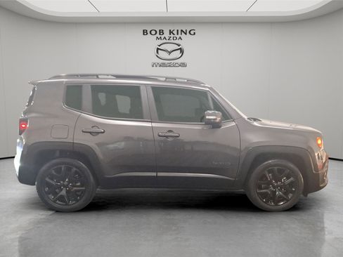 Used 2018 Jeep Renegade Altitude w/ Popular Equipment Group FWD image 6