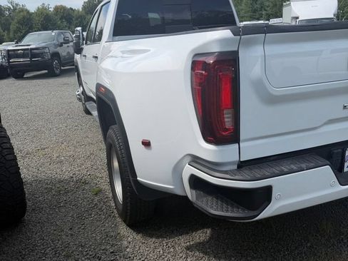 Used 2023 GMC Sierra 3500 Denali AWD/4WD image 15