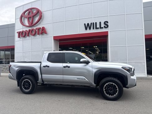 Used 2024 Toyota Tacoma TRD Off-Road AWD/4WD image 1