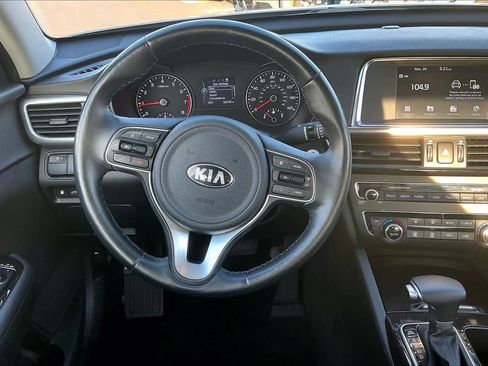 Used 2017 Kia Optima EX image 8