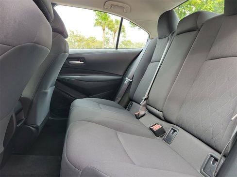 Used 2020 Toyota Corolla LE image 10