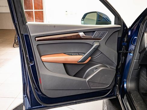 Used 2018 Audi Q5 2.0T Premium Plus w/ Premium Plus Package image 23