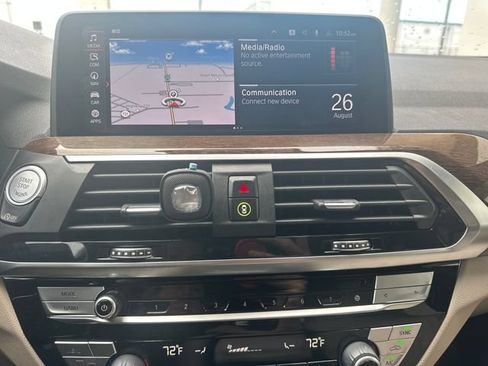 Used 2021 BMW X4 xDrive30i AWD/4WD image 16