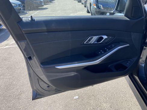 Used 2019 BMW 330i Sedan RWD image 11