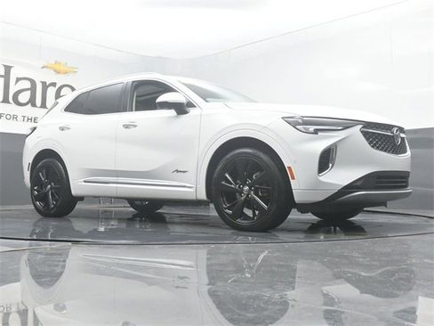 Used 2022 Buick Envision Avenir w/ Technology Package II image 2