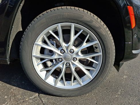 Used 2022 Jeep Grand Cherokee L Summit image 8