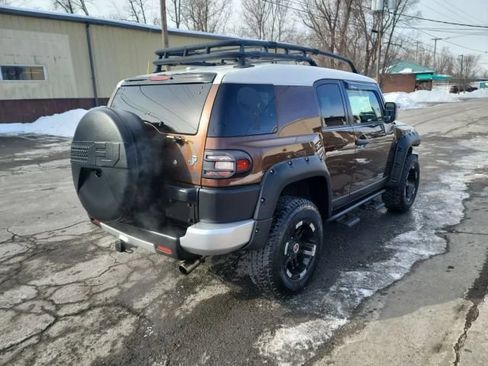 Used 2014 Toyota FJ Cruiser 4WD w/ Convenience Package image 5