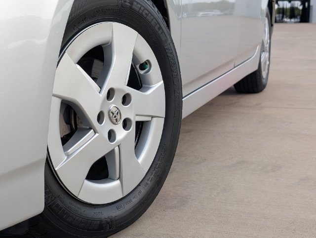 Used 2010 Toyota Prius Two FWD image 2