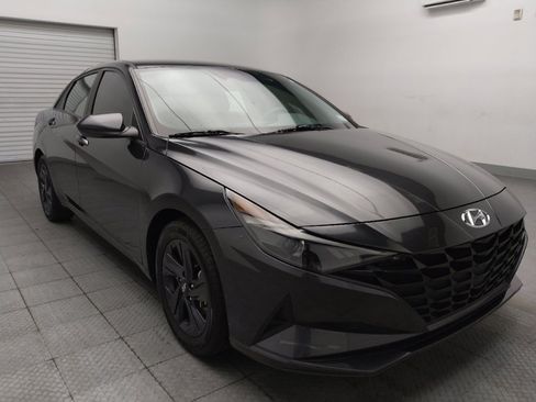 Used 2023 Hyundai Elantra SEL FWD image 13