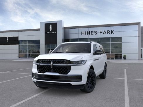 New 2026 Lincoln Navigator Reserve w/ Jet Appearance Package image 2