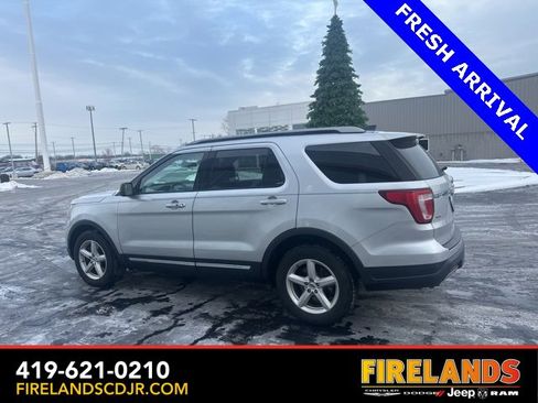 Used 2019 Ford Explorer XLT image 13