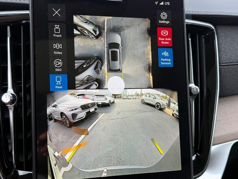 New 2027 Volvo XC90 B6 Plus AWD/4WD image 17