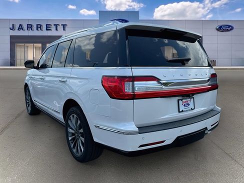 Used 2019 Lincoln Navigator Select RWD image 3