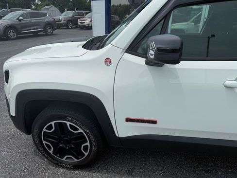 Used 2015 Jeep Renegade Trailhawk AWD/4WD image 4
