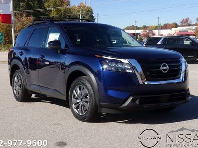 New 2025 Nissan Pathfinder SV