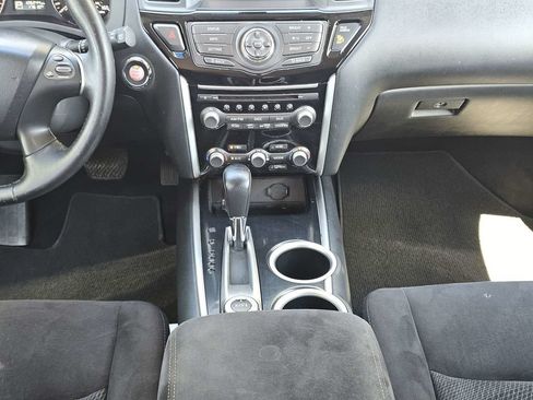 Used 2014 Nissan Pathfinder SV w/ Trailer Tow Package AWD/4WD image 19