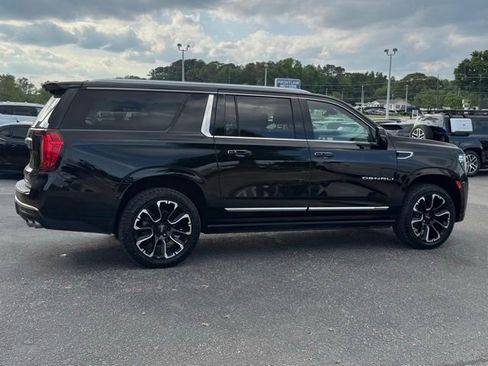 Used 2022 GMC Yukon XL Denali AWD/4WD image 7