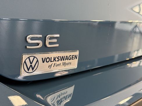 New 2026 Volkswagen Taos SE FWD image 34
