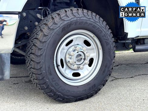 Used 2023 Ford F250 XL w/ FX4 Off-Road Package image 2