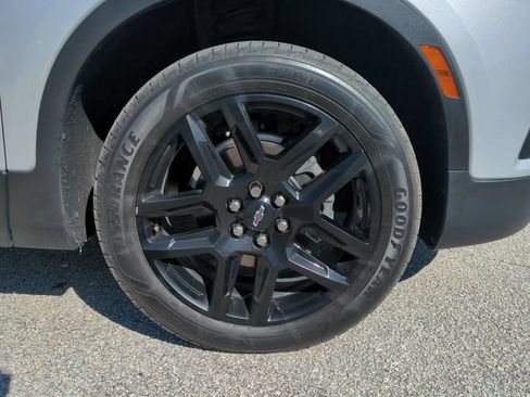 Used 2021 Chevrolet Blazer LT w/ LPO, Black Accent Package FWD image 11