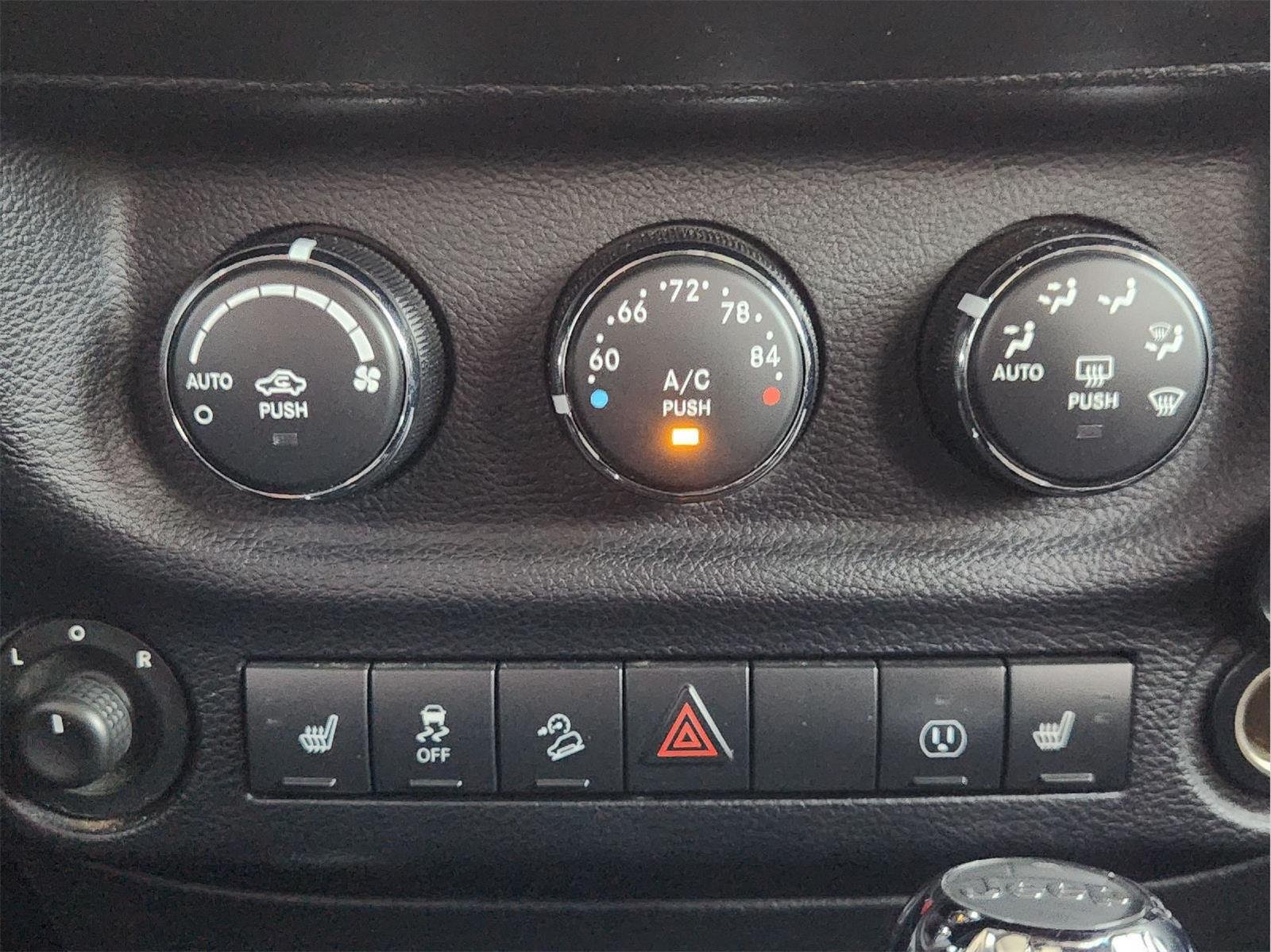Used 2014 Jeep Wrangler Unlimited Rubicon AWD/4WD image 19