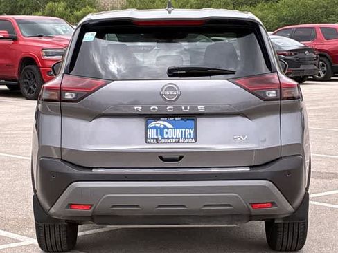 Used 2023 Nissan Rogue SV FWD image 5