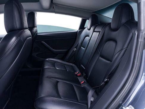 Used 2022 Tesla Model 3 Long Range image 33