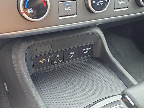 New 2027 Hyundai Kona SE FWD image 32