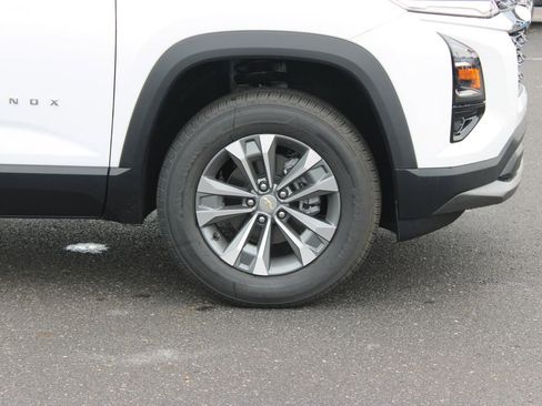 New 2026 Chevrolet Equinox LT w/ Safety and Technology Package FWD image 12