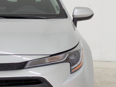 Used 2025 Toyota Corolla LE image 11