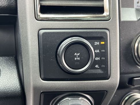 Used 2017 Ford F150 Raptor w/ Equipment Group 802A Luxury image 32