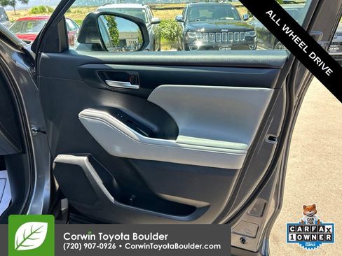 Used 2023 Toyota Highlander XLE AWD/4WD image 10