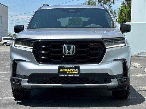 New 2025 Honda Pilot TrailSport image 9