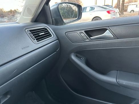 Used 2012 Volkswagen Jetta SE image 35