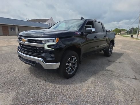 Used 2023 Chevrolet Silverado 1500 LT AWD/4WD image 3