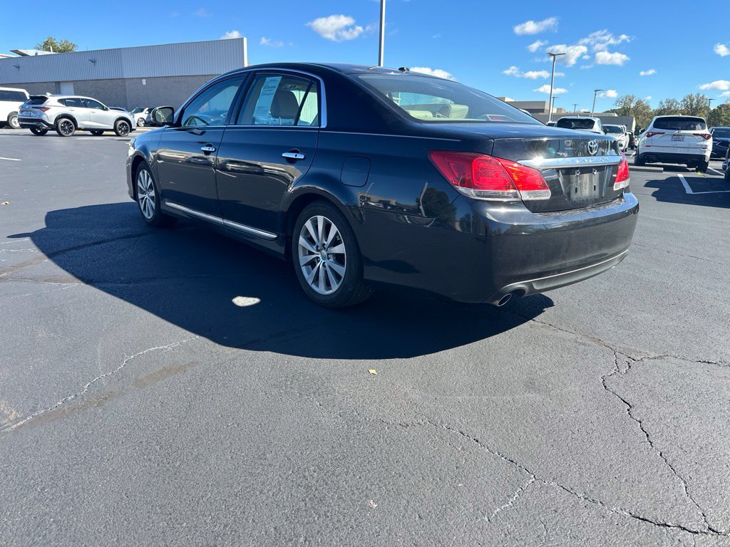 Used 2012 Toyota Avalon Limited FWD image 4