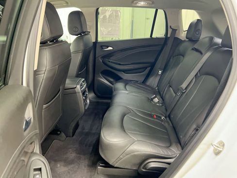Used 2020 Buick Envision Essence image 22