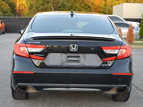 Used 2018 Honda Accord Sport image 5